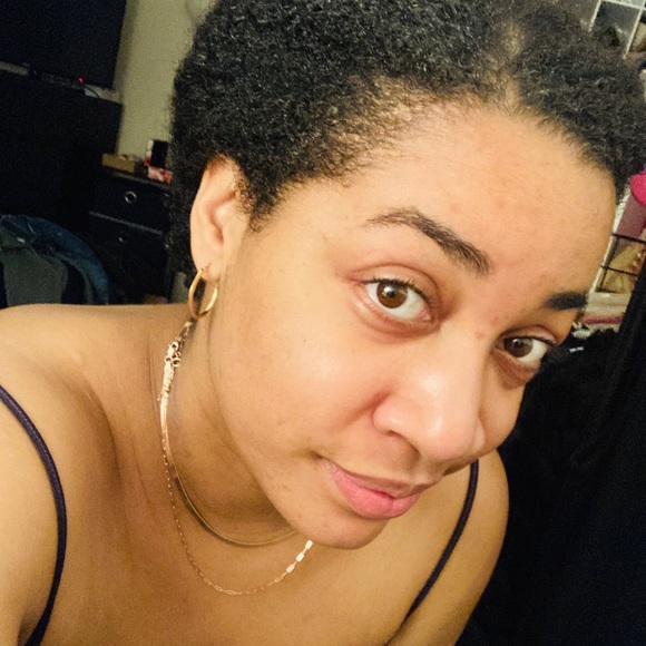 Meet your Posher, Raine - Picture 3 of 6